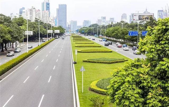 【道路建?！康缆肪G化帶設(shè)計(jì)