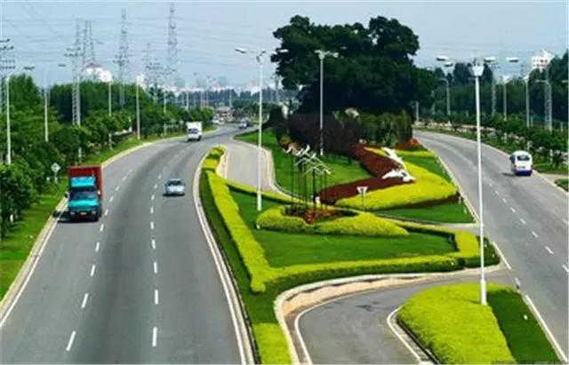 【道路建?！康缆肪G化帶設(shè)計(jì)