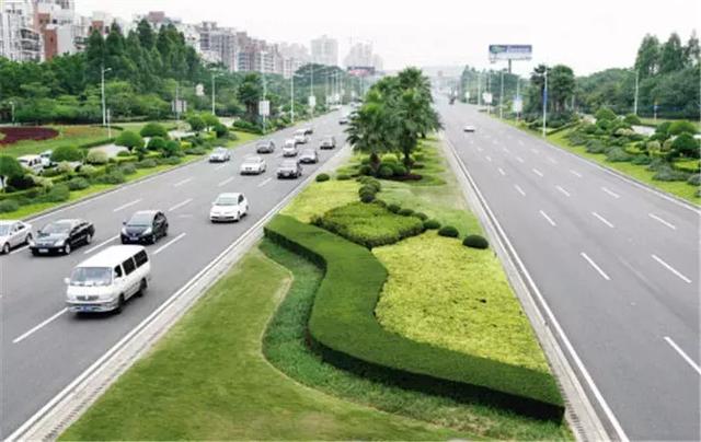 【道路建?！康缆肪G化帶設(shè)計(jì)